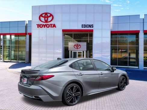 Used 2026 Toyota Camry XSE AWD/4WD image 3