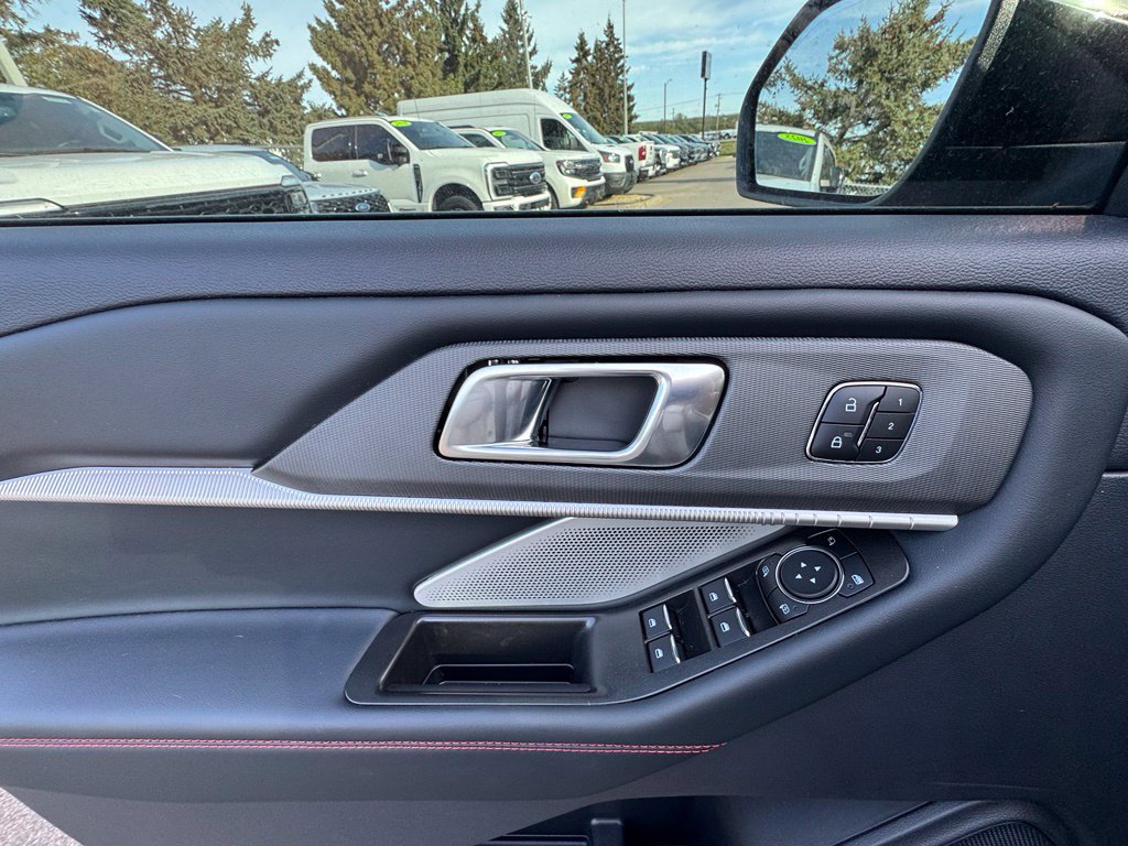 Used 2025 Ford Explorer ST AWD/4WD image 14