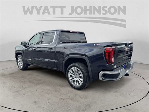Used 2022 GMC Sierra 1500 SLE w/ X31 Off-Road Package image 3