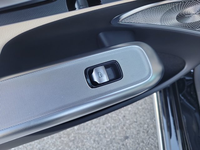Used 2026 Mercedes-Benz E 350 4MATIC Sedan image 25