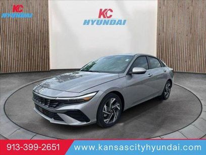 New 2025 Hyundai Elantra SEL