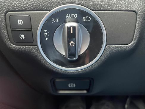 Used 2017 Mercedes-Benz GLA 250 4MATIC image 10