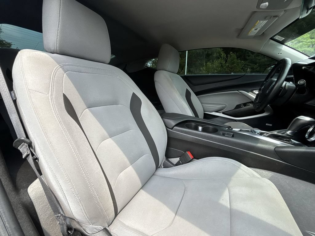 Used 2023 Chevrolet Camaro LT w/ Technology Package RWD image 27
