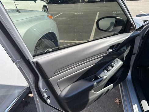 Used 2024 Nissan Altima 2.5 S FWD image 16