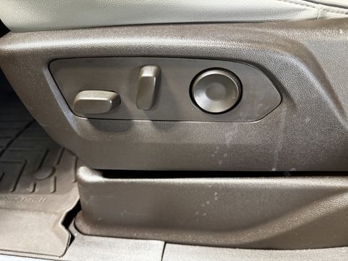 Used 2023 GMC Yukon SLT image 27