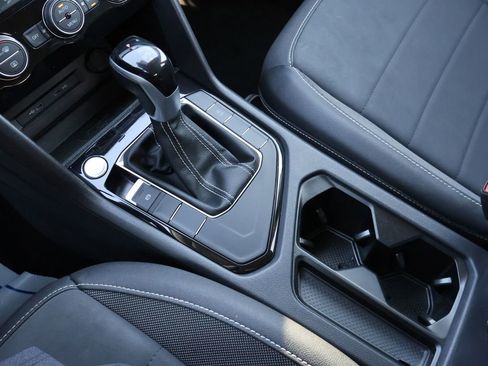 Certified 2024 Volkswagen Taos SE image 27