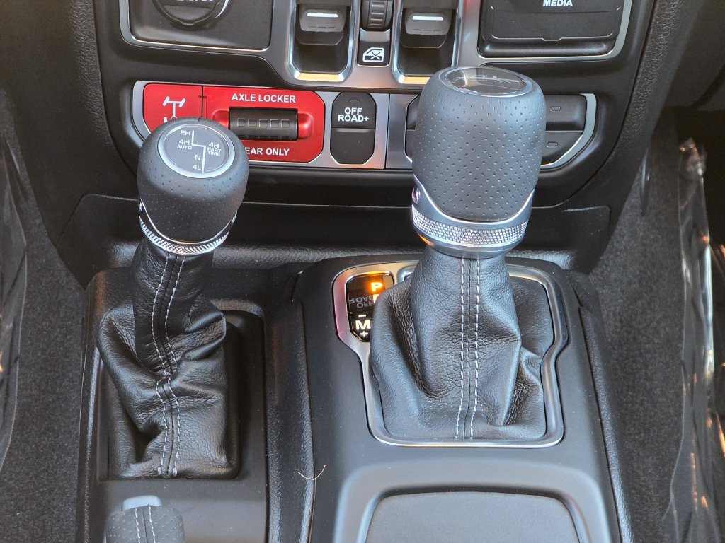 New 2026 Jeep Gladiator Mojave AWD/4WD image 31