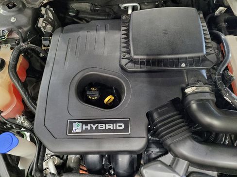 Used 2019 Ford Fusion SE FWD image 30