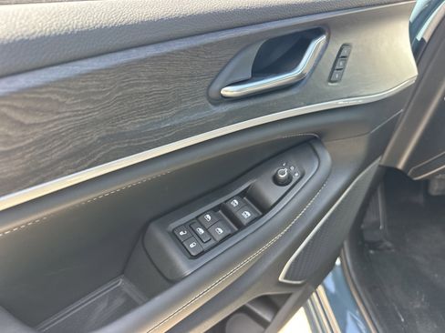 New 2026 Jeep Grand Cherokee L Limited AWD/4WD image 17