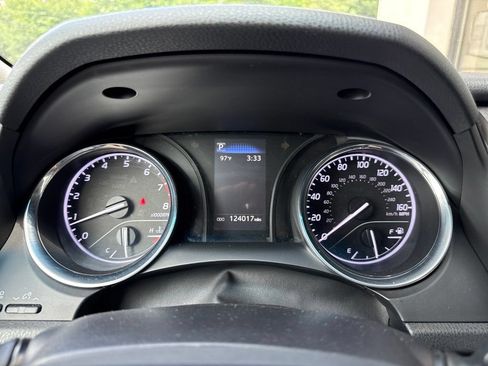 Used 2019 Toyota Camry SE FWD image 6