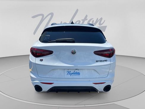 Used 2022 Alfa Romeo Stelvio Veloce AWD/4WD image 8