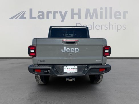 Used 2020 Jeep Gladiator Overland image 4