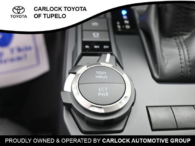 Used 2025 Toyota Tacoma SR5 AWD/4WD image 15