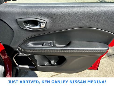 Used 2021 Jeep Compass Latitude FWD image 22
