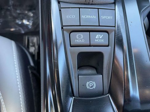 Used 2025 Toyota Camry SE w/ Multimedia Upgrade Package image 42