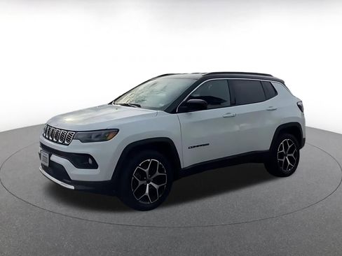 Used 2025 Jeep Compass Limited image 7