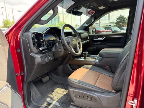 Used 2024 Chevrolet Silverado 1500 High Country w/ High Country Premium Package AWD/4WD image 20