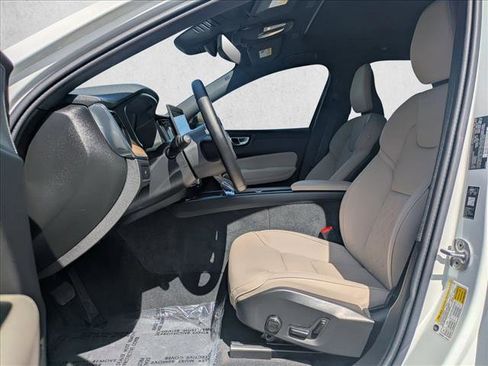 Certified 2026 Volvo XC60 B5 Plus w/ Protection Package Premier image 17