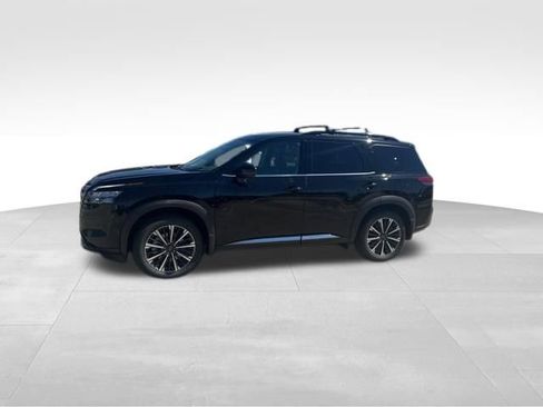 New 2026 Nissan Pathfinder Platinum image 2