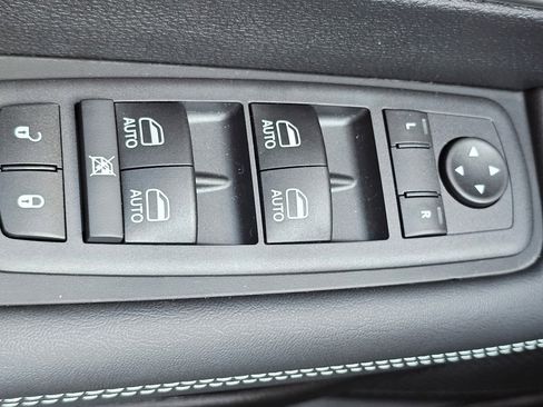 New 2026 Chrysler Pacifica Select image 20