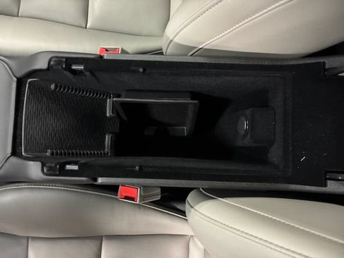 Used 2023 Cadillac XT4 Premium Luxury w/ Cold Weather Package FWD image 27
