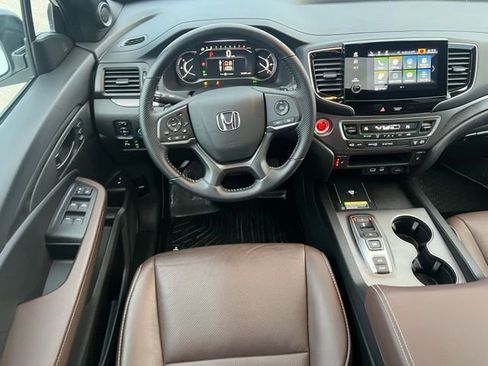 Used 2025 Honda Passport EX-L image 14