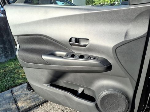 New 2025 Nissan Kicks Play S FWD image 6