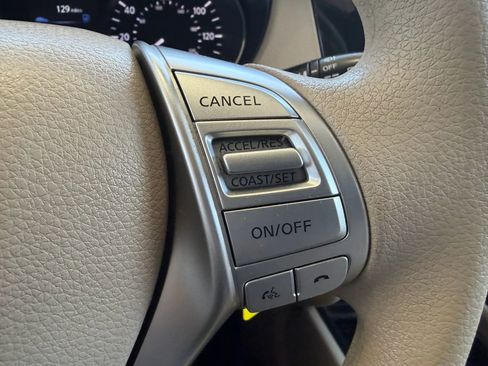 Used 2015 Nissan Rogue S FWD image 15
