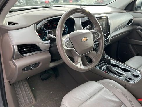 Used 2018 Chevrolet Traverse LT image 18