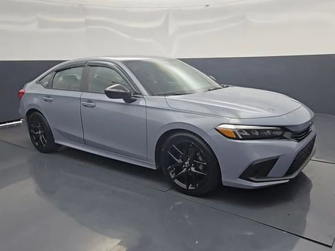 Used 2024 Honda Civic Sport image 2