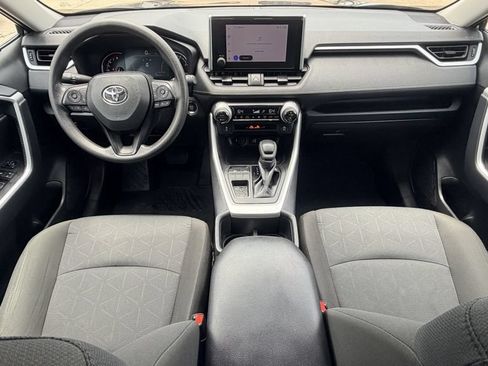 Used 2025 Toyota RAV4 XLE FWD image 12