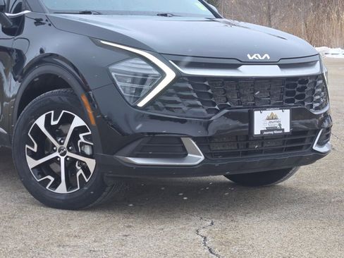 Used 2024 Kia Sportage EX image 2