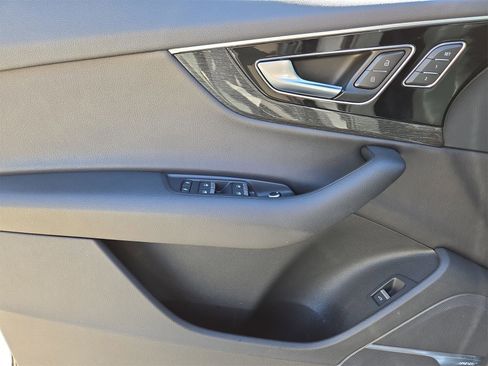 Used 2018 Audi Q7 3.0T Premium Plus w/ Premium Plus Package image 15