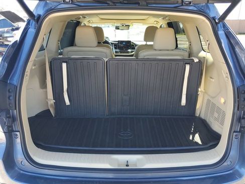 Used 2015 Toyota Highlander Limited Platinum AWD/4WD image 31