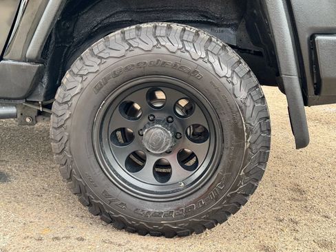 Used 2014 Toyota FJ Cruiser 4WD w/ Upgrade Package image 40