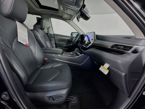 New 2026 Toyota Highlander Limited image 29