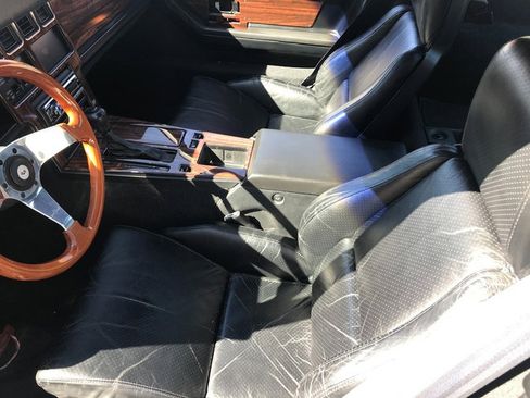 Used 1988 Chevrolet Corvette Coupe image 17