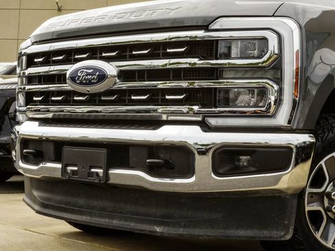 Used 2024 Ford F250 Lariat AWD/4WD image 2