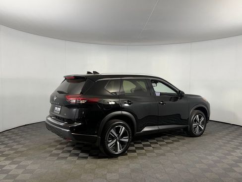 Used 2025 Nissan Rogue SL w/ Tech Package FWD image 7