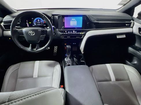 Used 2025 Toyota Camry SE FWD image 29
