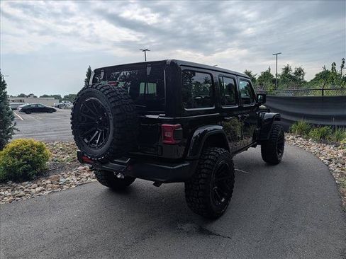 Used 2025 Jeep Wrangler Unlimited Sahara AWD/4WD image 5