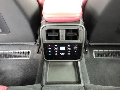 Used 2020 Porsche Taycan Turbo AWD/4WD image 32