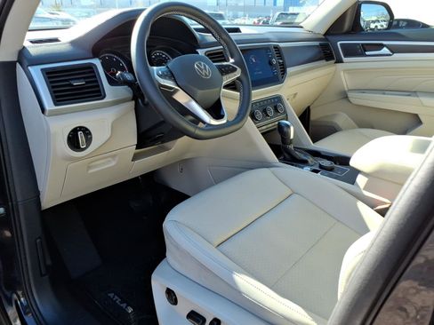Used 2021 Volkswagen Atlas SE w/ Panoramic Sunroof Package image 15