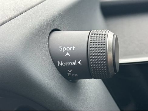 Used 2024 Lexus UX 250h FWD image 27