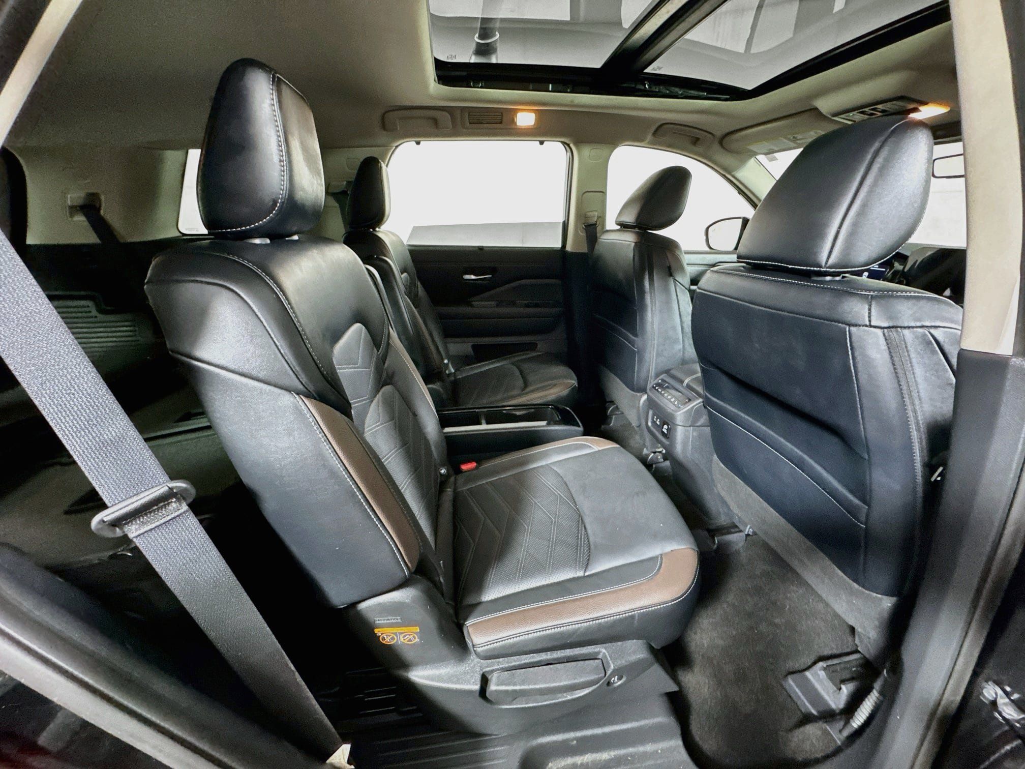 Used 2024 Nissan Pathfinder Platinum AWD/4WD image 27