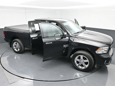 Used 2018 RAM 1500 Express w/ Express Value Package image 37