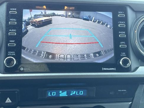 Used 2021 Toyota Tacoma TRD Sport w/ Technology Package image 17