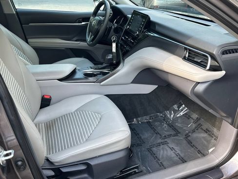 Used 2024 Toyota Camry SE FWD image 7