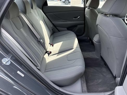 Used 2023 Hyundai Elantra SEL w/ Convenience Package FWD image 21