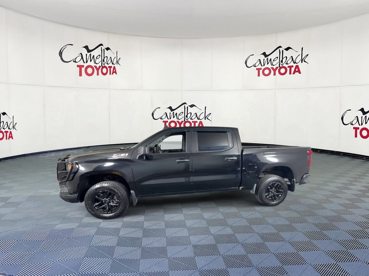 Used 2024 Chevrolet Silverado 1500 Custom Trail Boss AWD/4WD image 8
